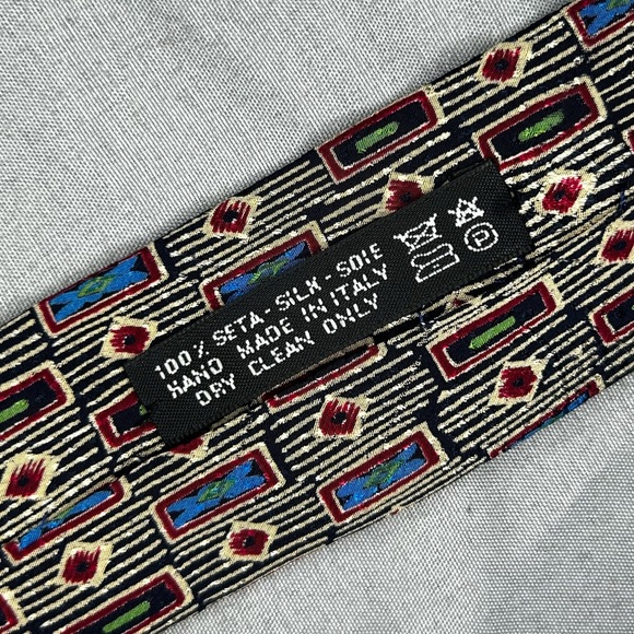 Men’s Vintage Brioni Multicolor Geometric Label VTG Designer Regular Silk Tie - Picture 4 of 4